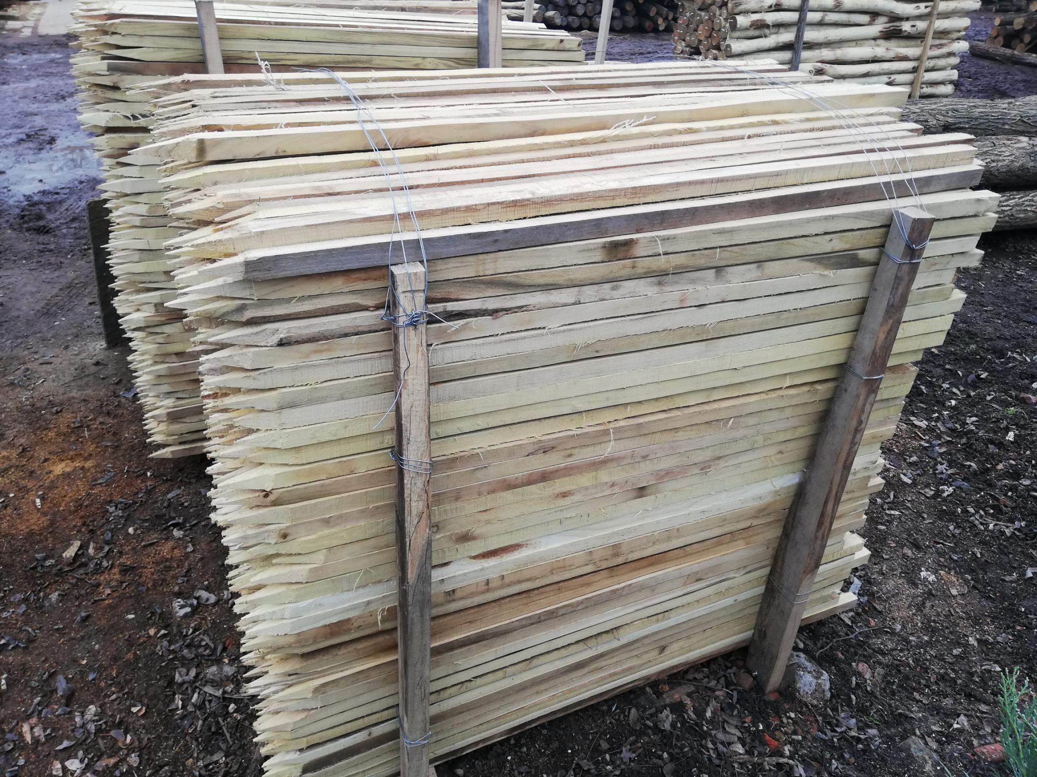 Akazienpflöcke (gesägt, vierkantig) Akazienpflöcke (gesägt, vierkantig)