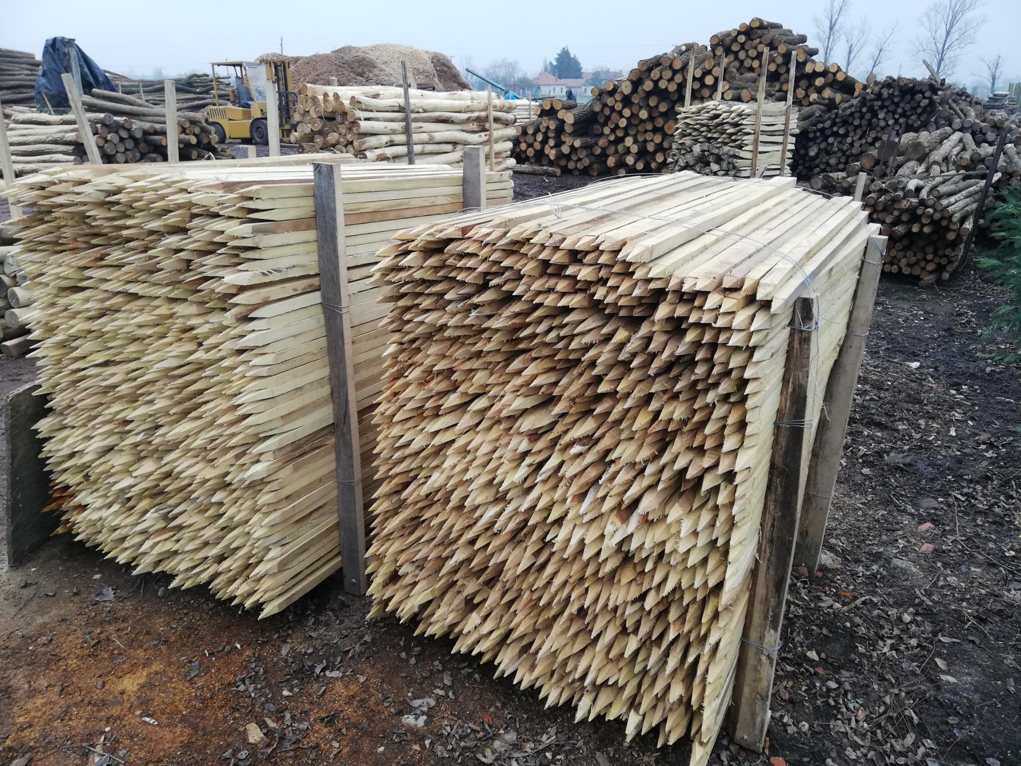 Akazienpflöcke (gesägt, vierkantig) Akazienpflöcke (gesägt, vierkantig)