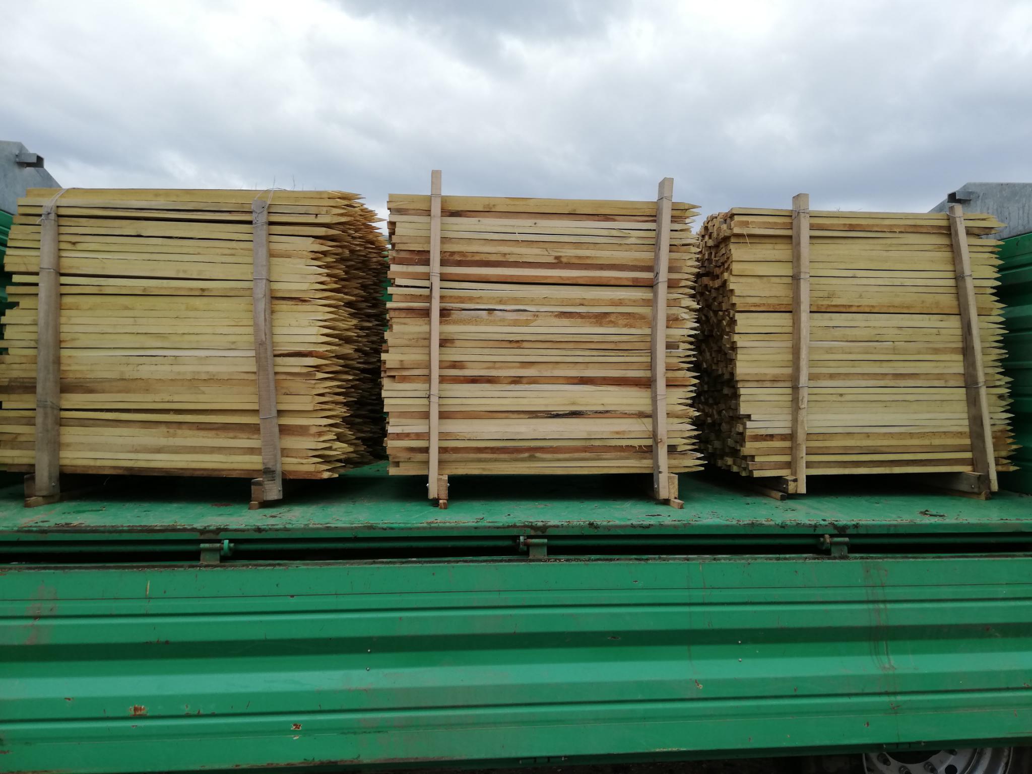 Akazienpflöcke (gesägt, vierkantig) Akazienpflöcke (gesägt, vierkantig)